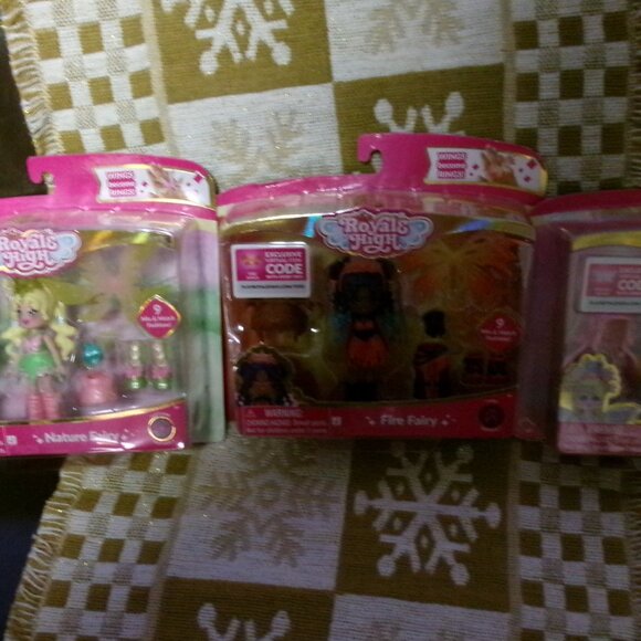 THREE NWT Series 1 Royale High Fairies with Accessories - Picture 8 of 11
